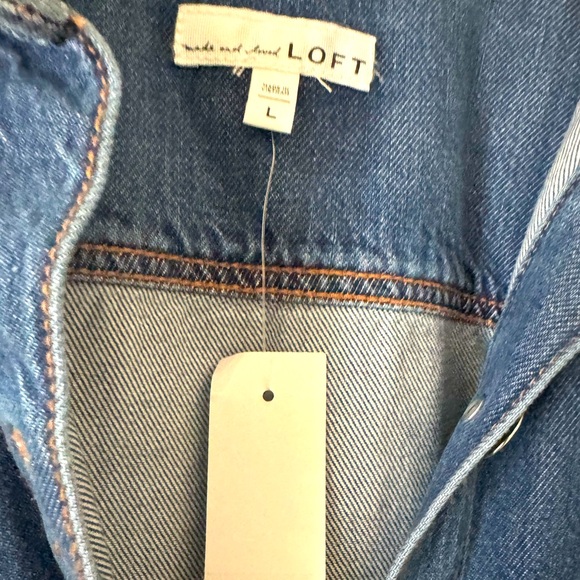 🍁LOFT Classic Blue Denim Shirt w/Pearl Details - Picture 3 of 8